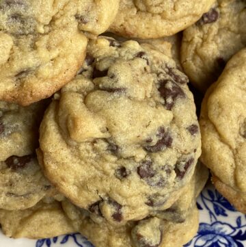 close up on pudding chocolate chip cookies on a plate